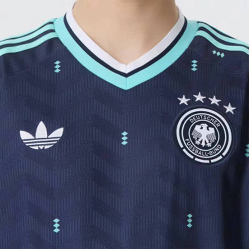Hot Adidas Clover Germany Team - огляд і ціна Crossfit Training